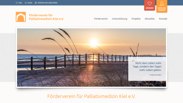 Screenshot der Startseite des Fördervereins für Palliativmedizin Kiel e.V. mit maritimen Bild als Einstieg in die Webseite.